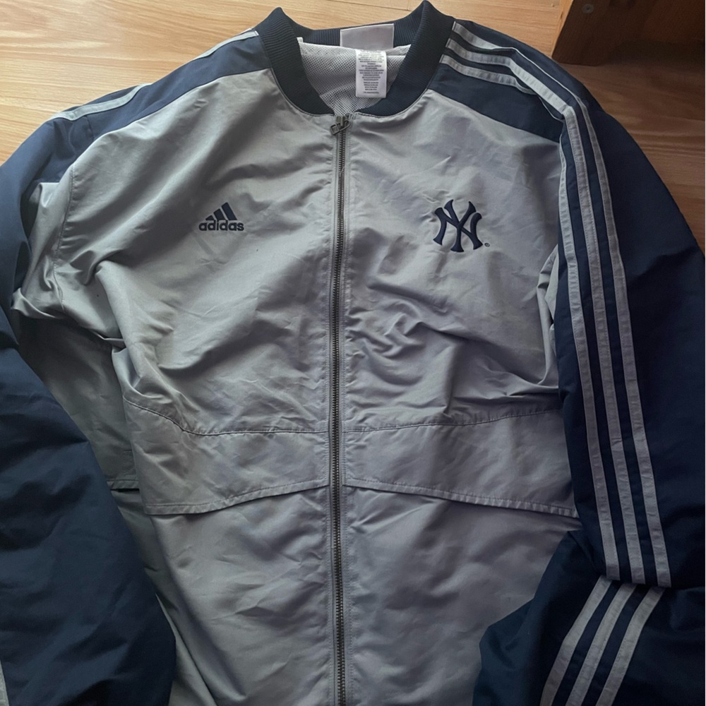 SOLD New York Yankees Men's Navy and Light Gray Bomber Jacket